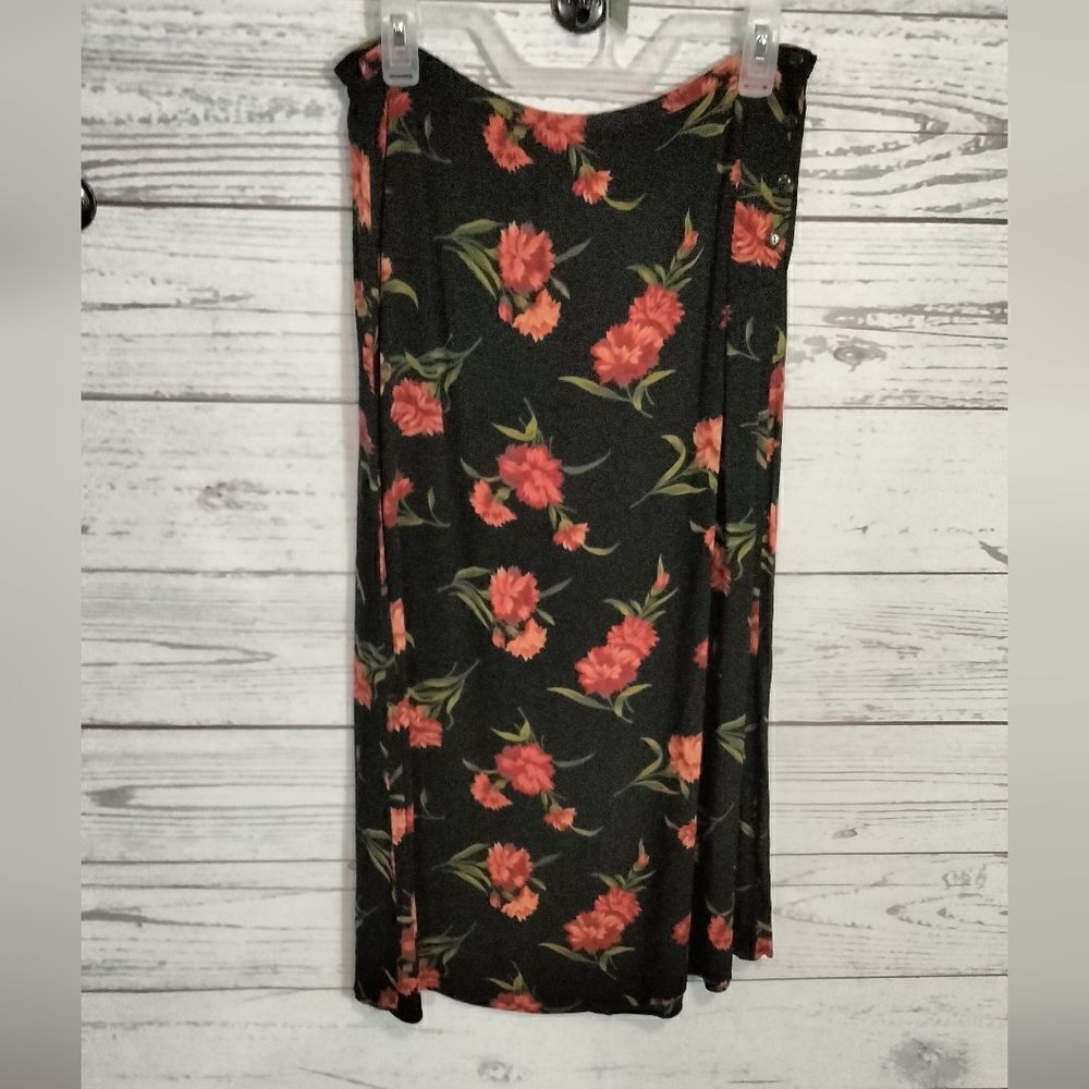 "Limited" woman's skirt   